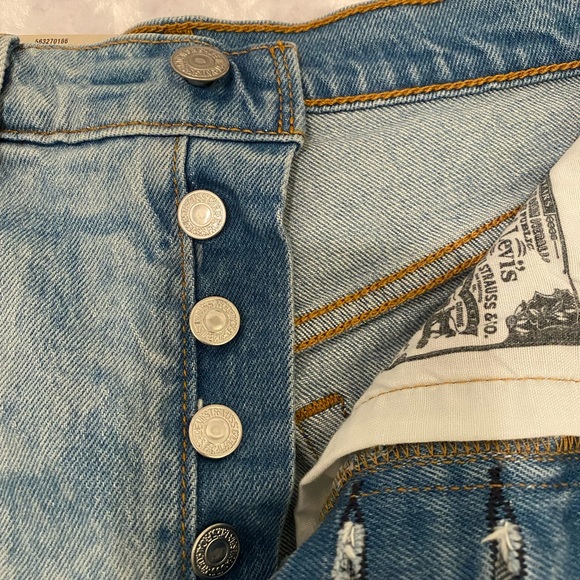 Levi’s Women’s 501 High Rise Bleach Wash Denim Shorts - Waist Size 25 - Picture 6 of 16